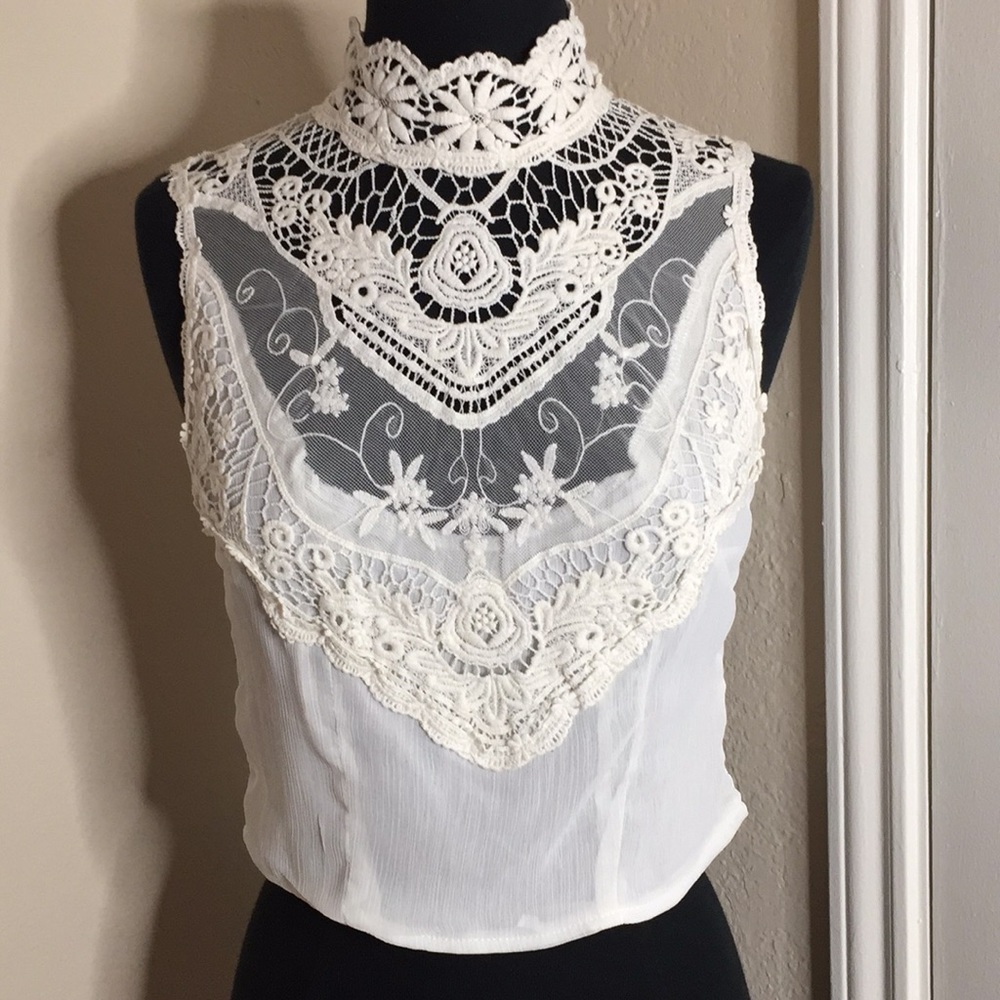 High neck lace crop top